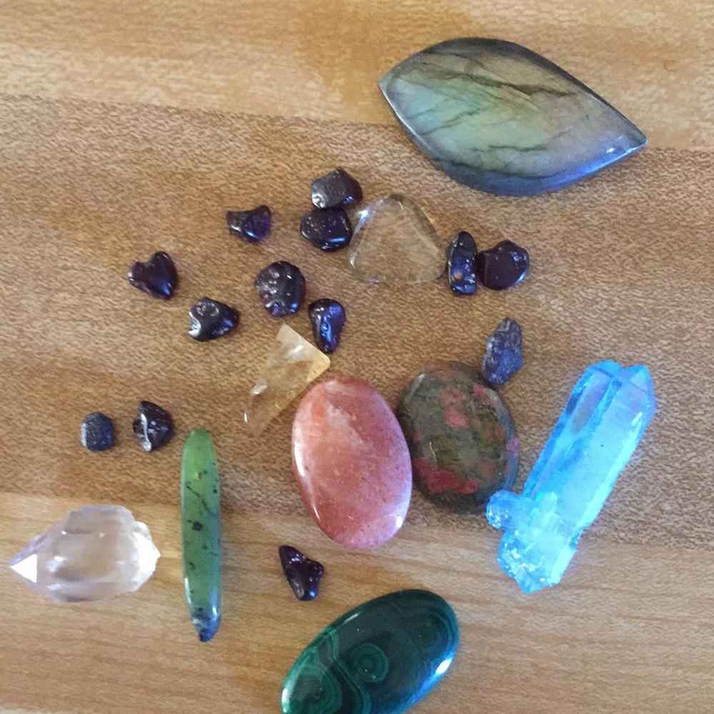 Loose stones
